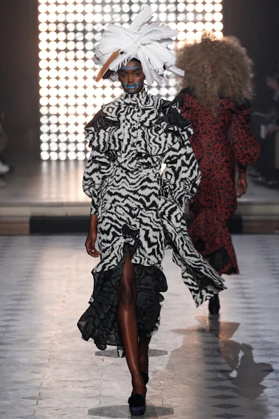 Look 34